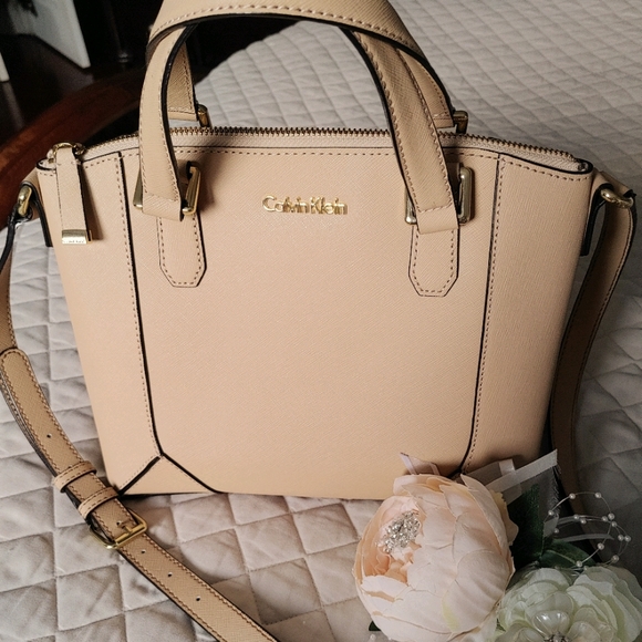 Calvin Klein Purse - Picture 1 of 16